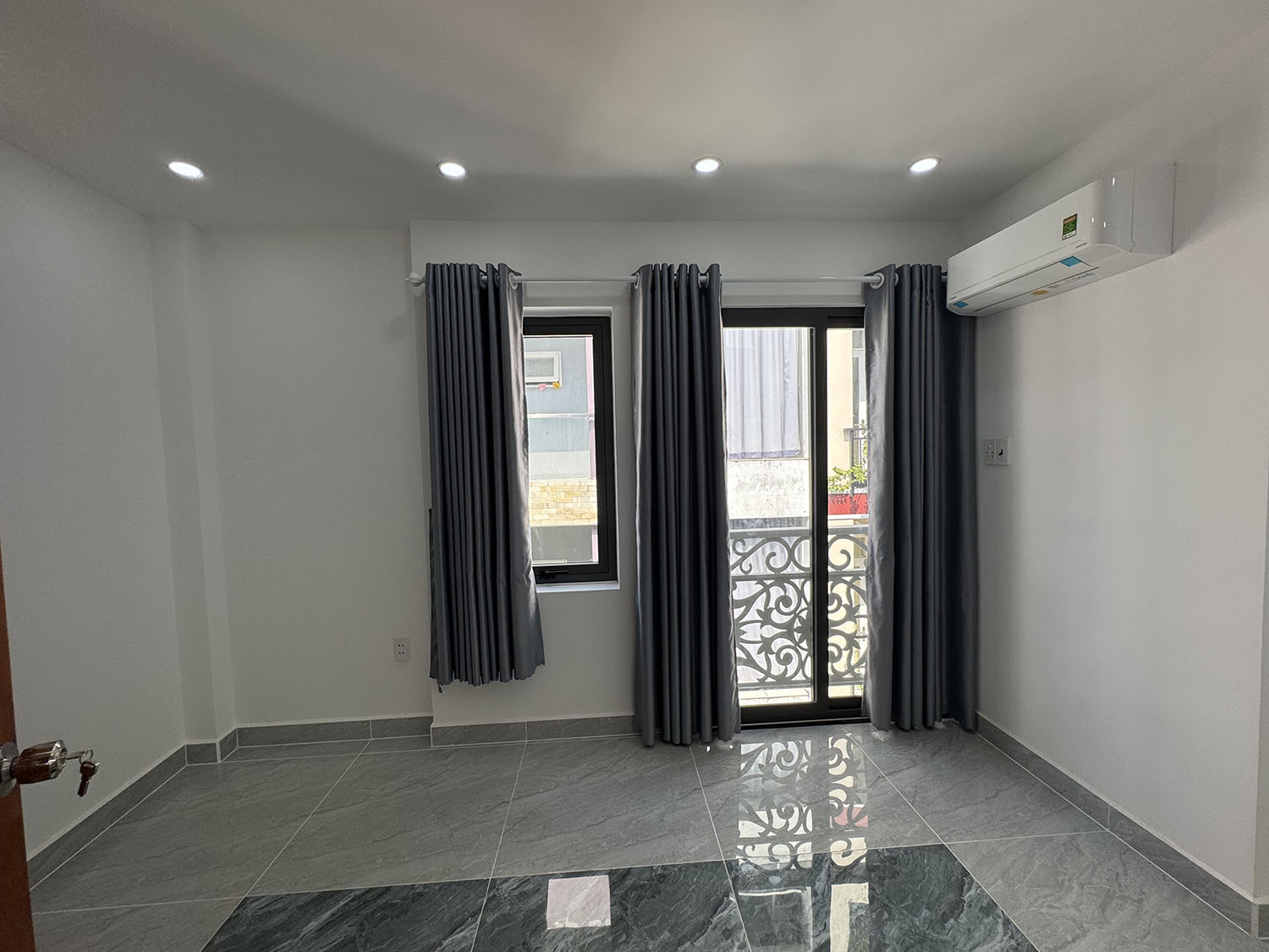 Siêu phẩm biệt thự mini góc 2 mặt tiền, 3 lầu, xây mới 100%, hẻm đẹp khu cao cấp Lê Văn Sỹ, Quận 3